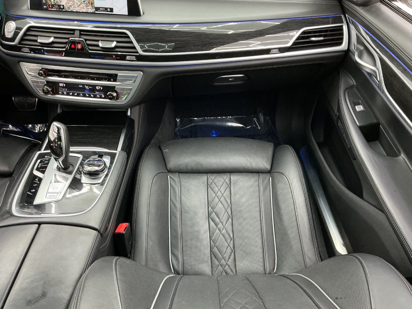 Used 2018 BMW 750i RWD image 30