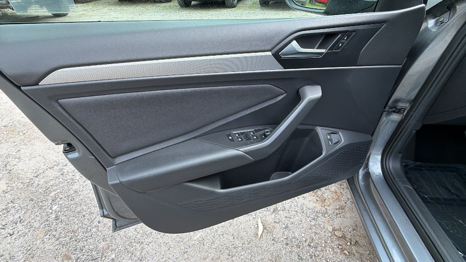 Used 2021 Volkswagen Jetta SE FWD image 13