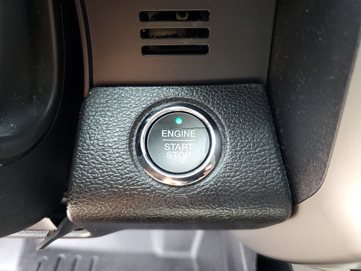 Used 2017 Ford F250 Lariat w/ Lariat Ultimate Package AWD/4WD image 25