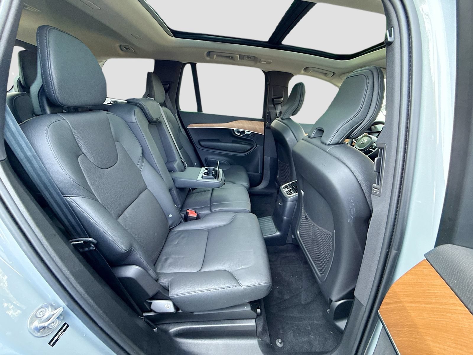 Used 2025 Volvo XC90 T8 Plus w/ Protection Package Premier AWD/4WD image 29