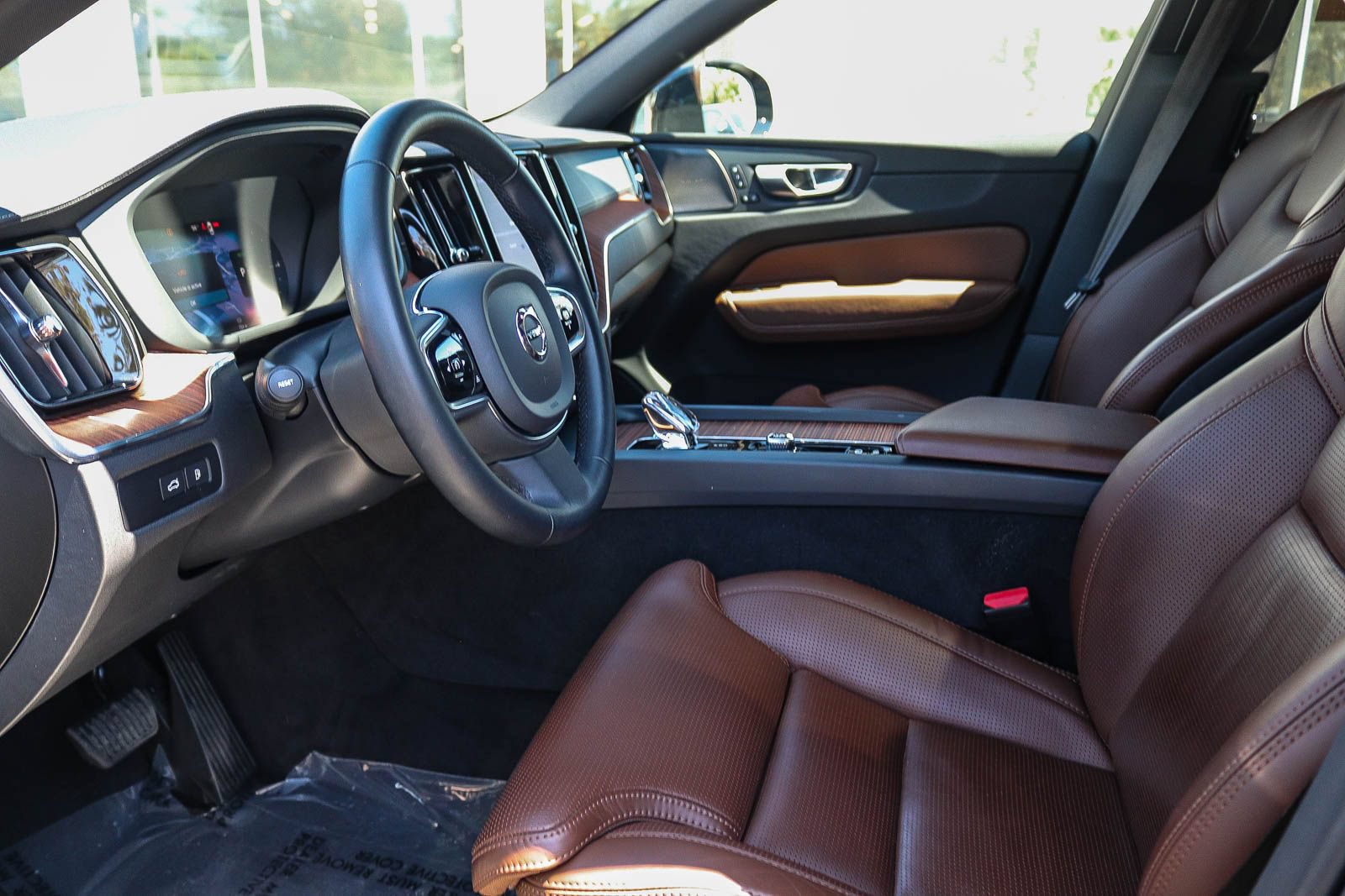 Used 2024 Volvo XC60 T8 Ultimate w/ Protection Package Premier AWD/4WD image 20