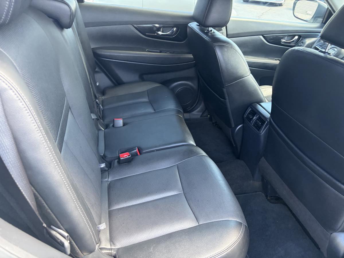 Used 2020 Nissan Rogue SL AWD/4WD image 23