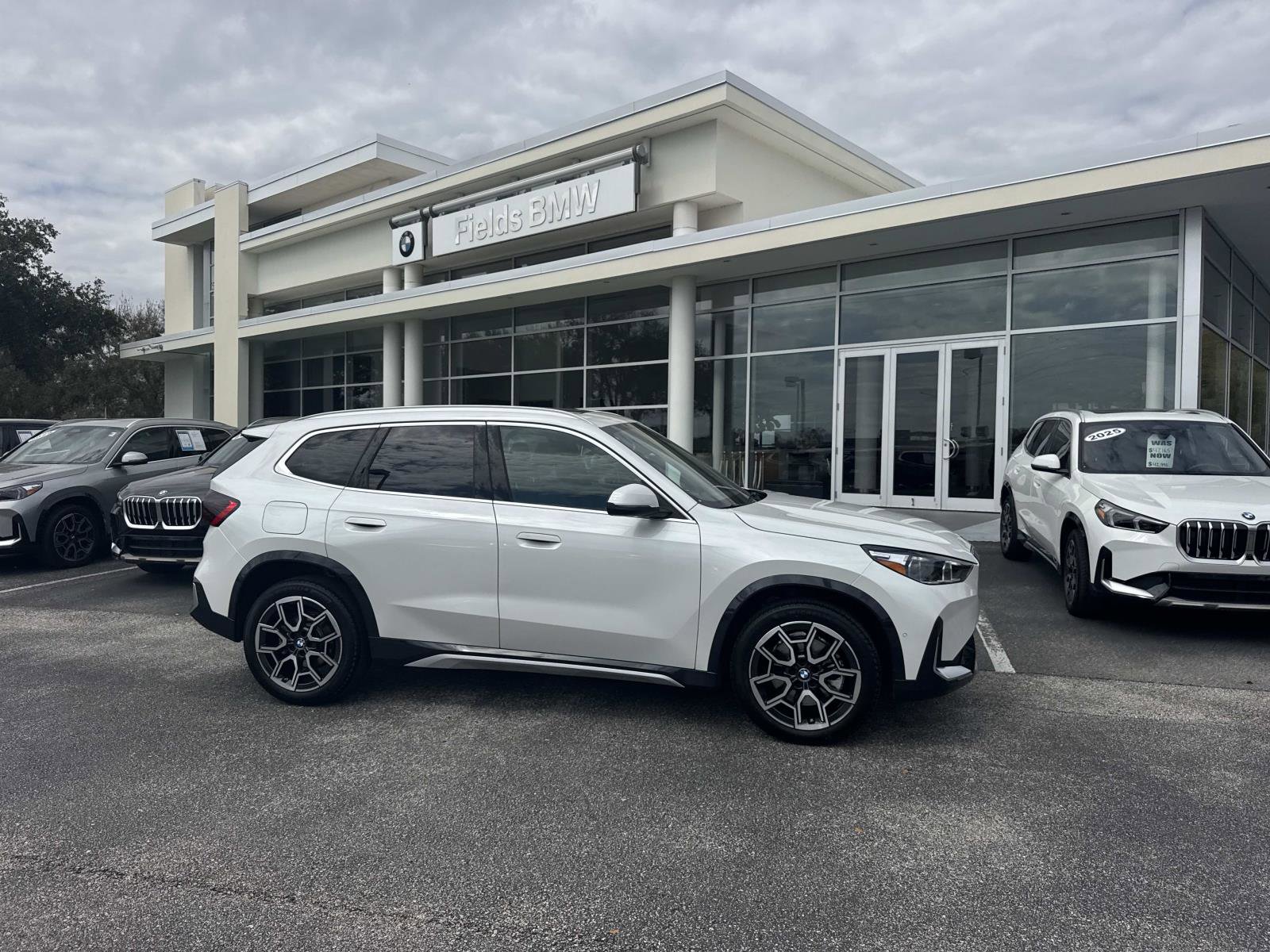 Used 2025 BMW X1 xDrive28i image 1