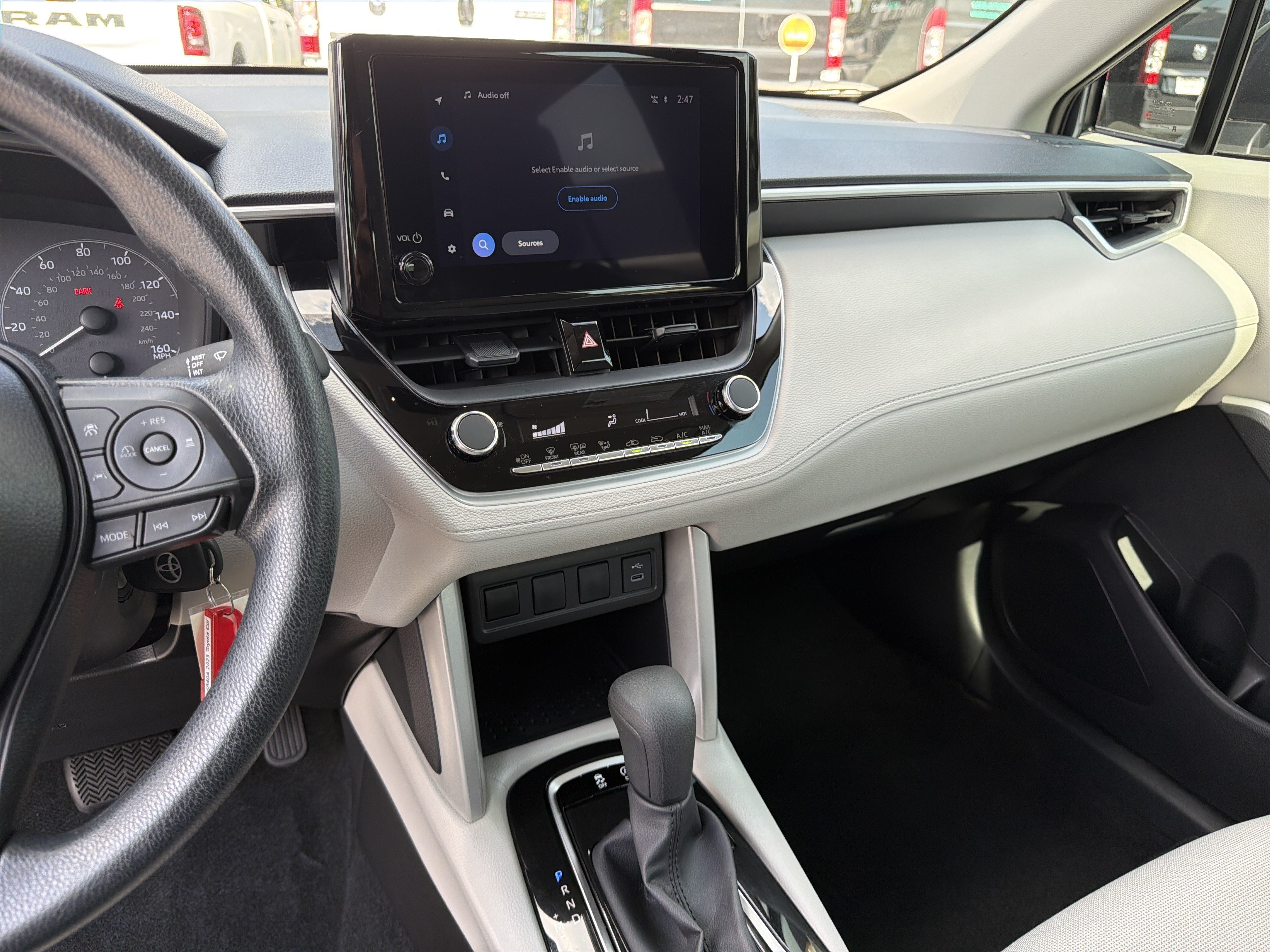 Used 2025 Toyota Corolla Cross L FWD image 32