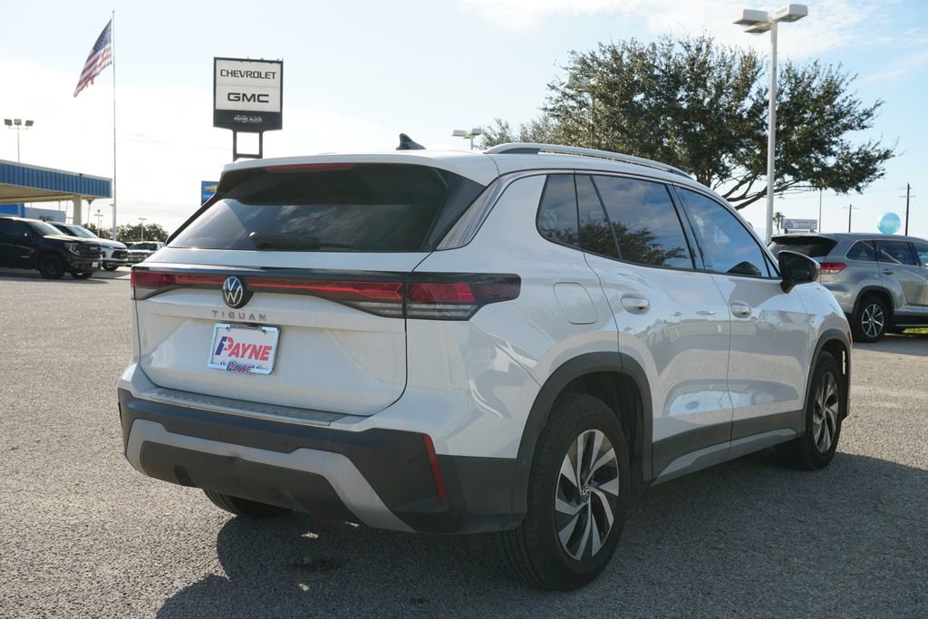 Used 2025 Volkswagen Tiguan S image 7