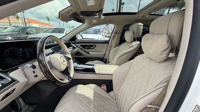 Used 2023 Mercedes-Benz S 580 4MATIC Sedan image 2