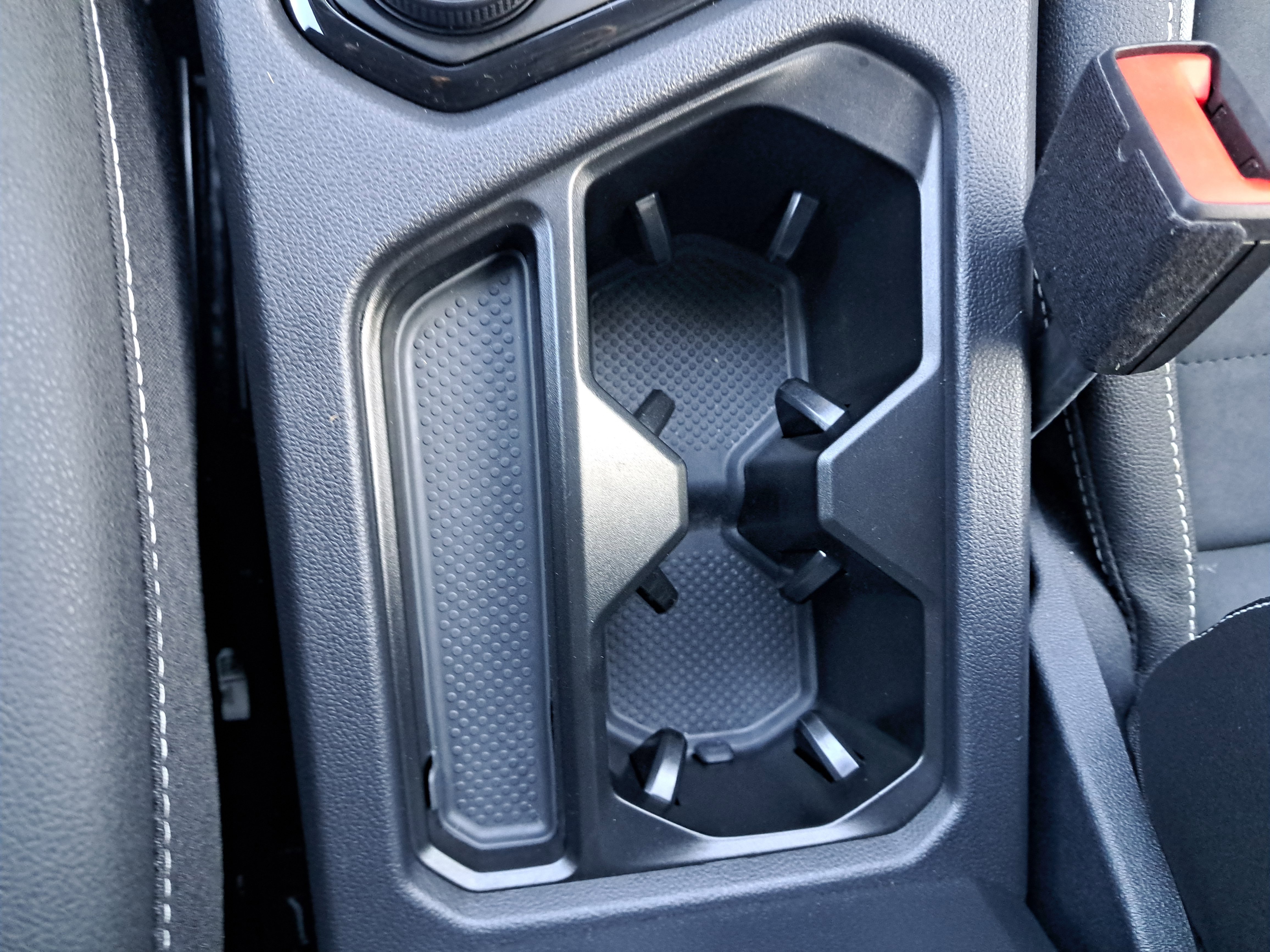 Used 2024 Volkswagen Taos SE image 25