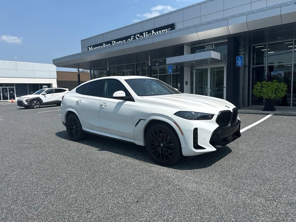 Used 2024 BMW X6 xDrive40i w/ Premium Package AWD/4WD image 3