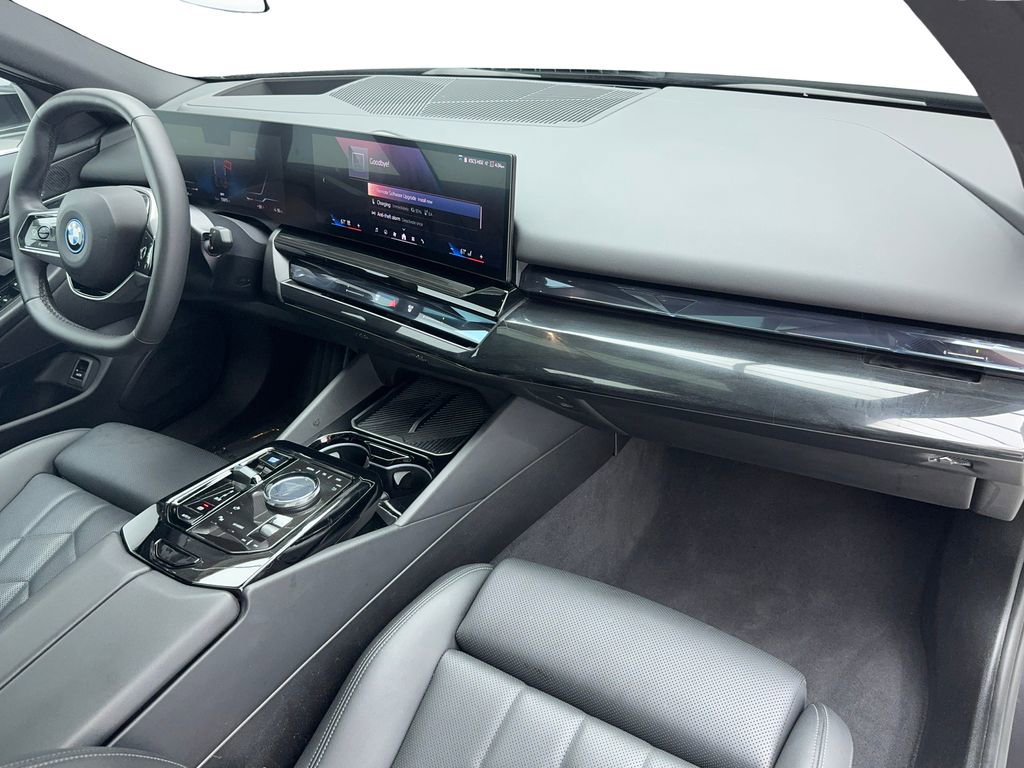Used 2024 BMW i5 eDrive40i image 46