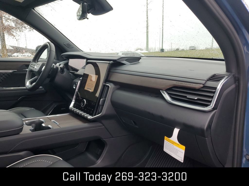 New 2026 GMC Acadia Denali w/ Super Cruise Package image 32