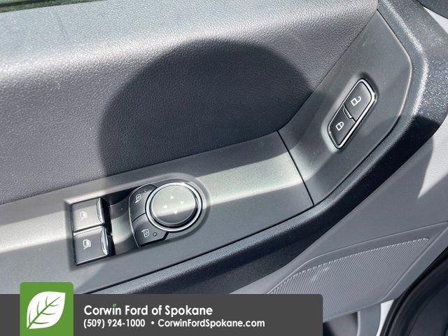 New 2025 Ford F550 4x4 Regular Cab Super Duty image 16