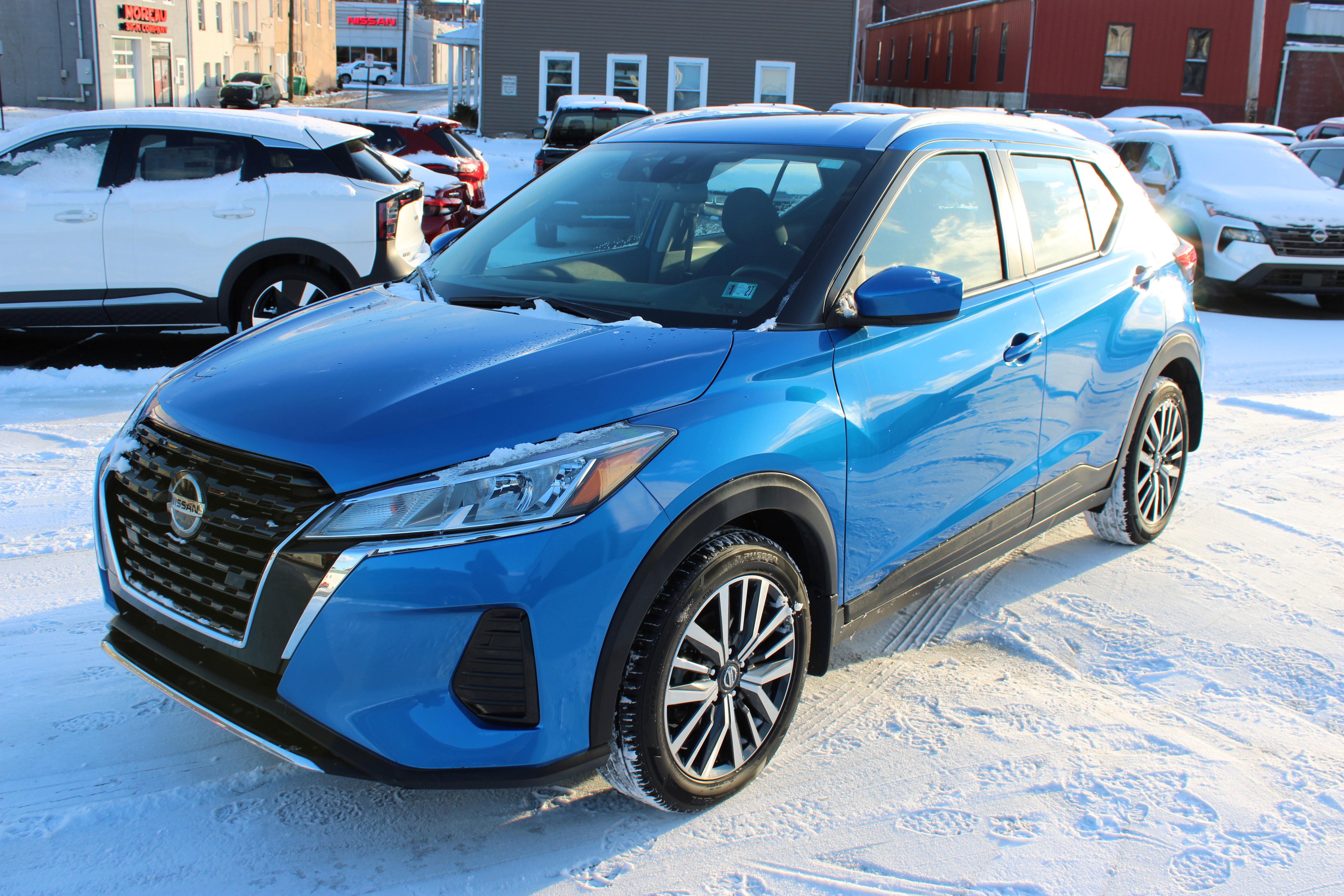 Certified 2021 Nissan Kicks SV image 1