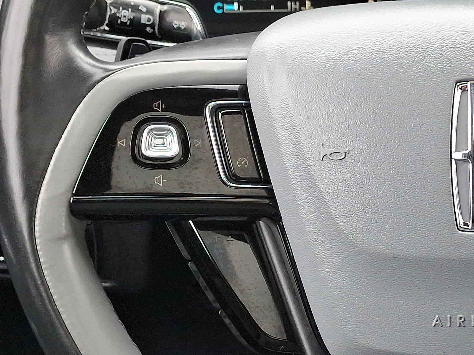 Used 2022 Lincoln Corsair Reserve w/ Elements Package image 22