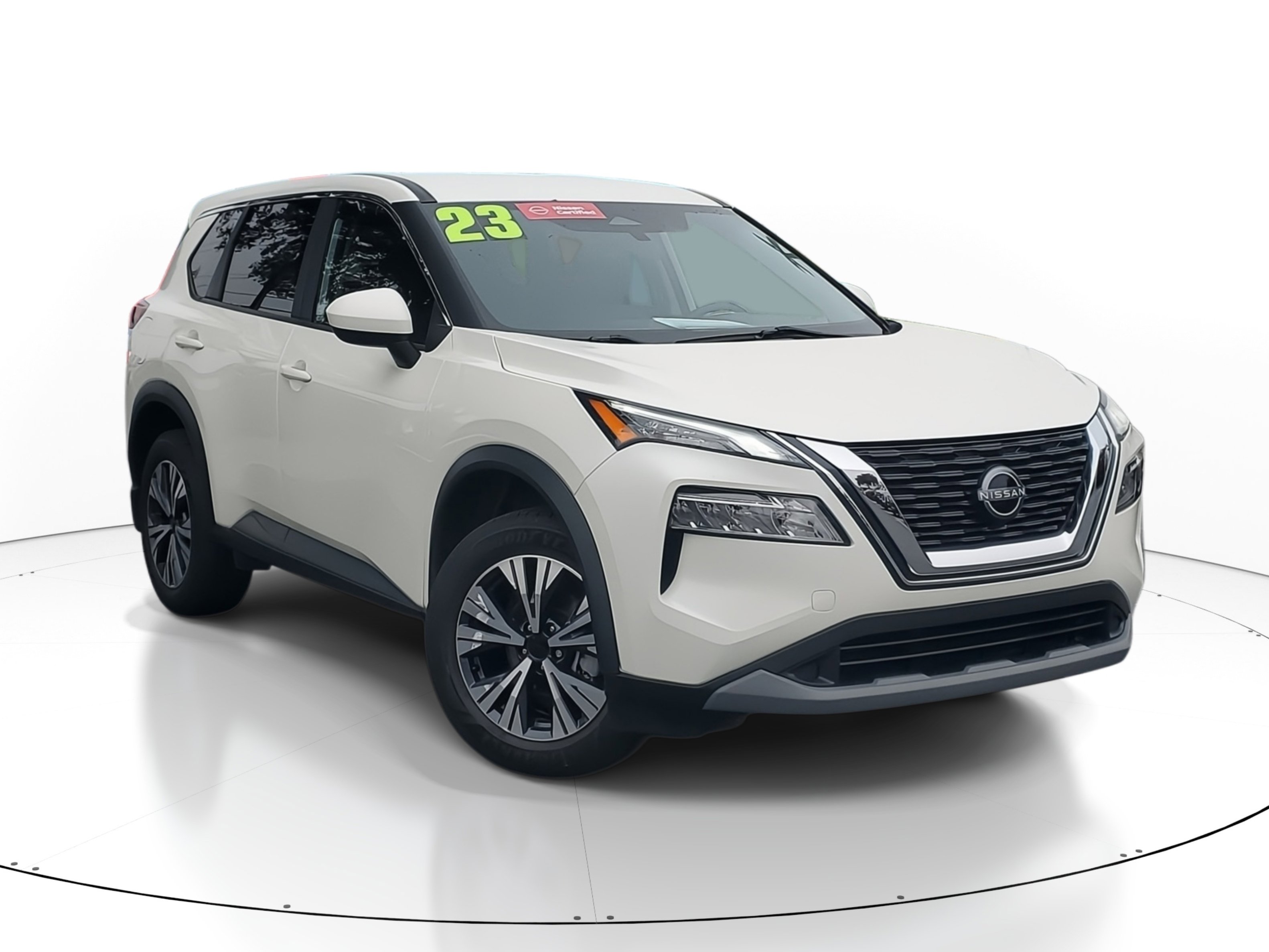 Used 2023 Nissan Rogue SV image 1