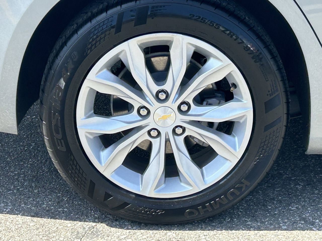 Used 2023 Chevrolet Malibu LT image 9