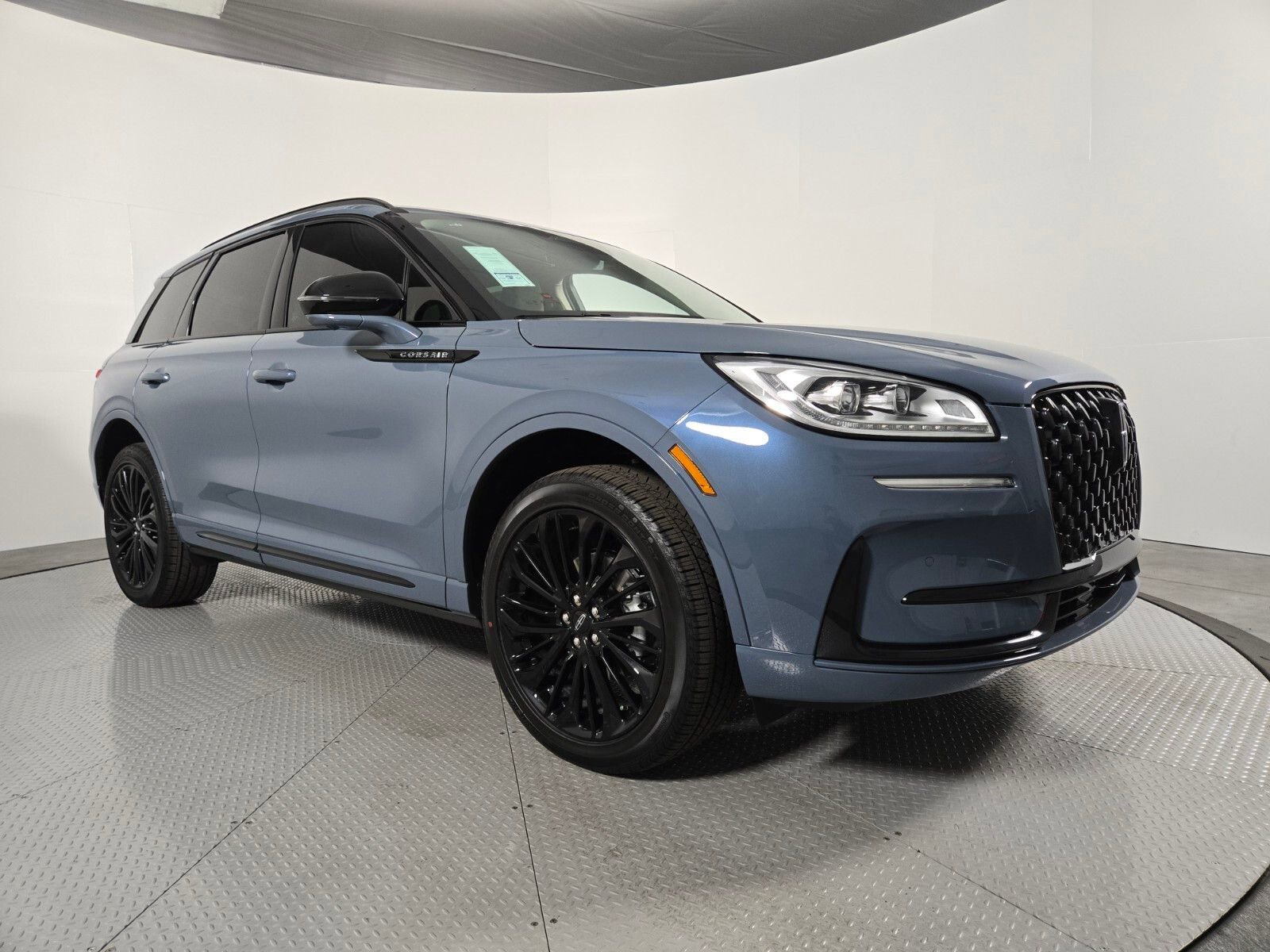 New 2026 Lincoln Corsair Reserve w/ Jet Appearance Package image 2