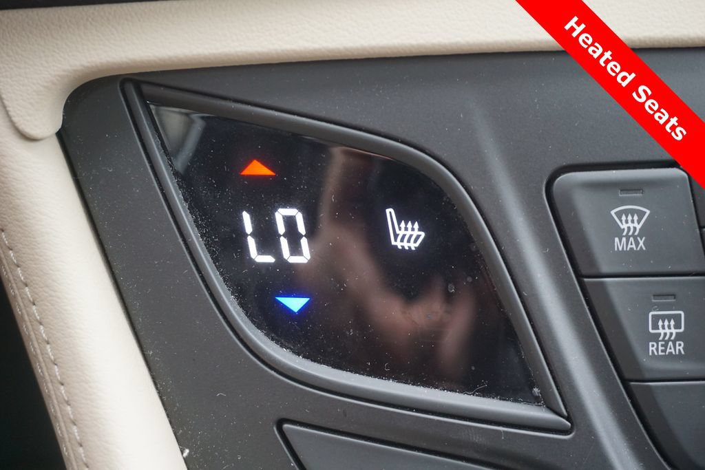 Used 2017 Buick Envision Essence AWD/4WD image 8