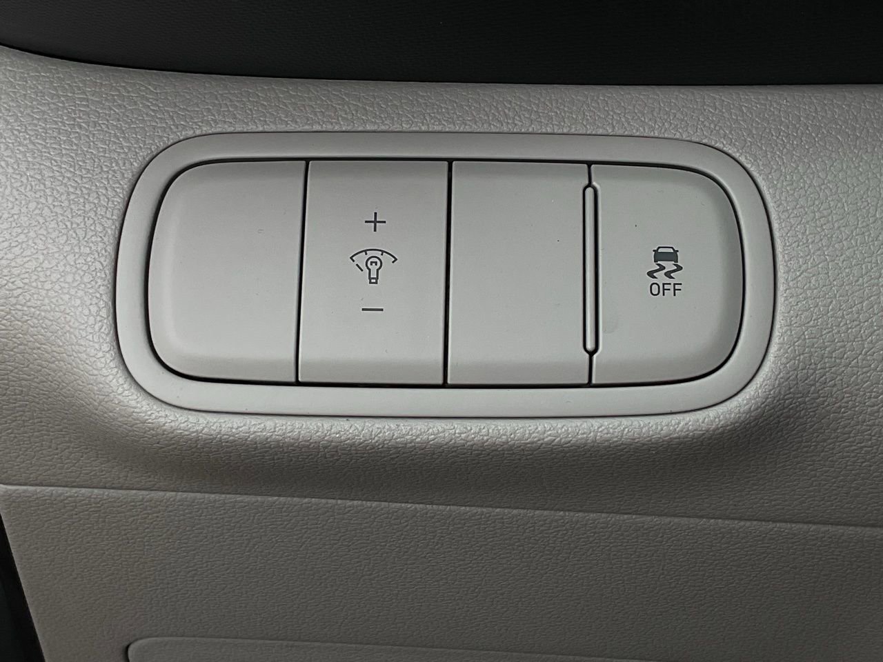 Used 2025 Hyundai Venue SEL FWD image 30