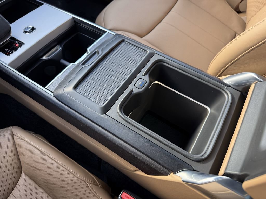 New 2025 Land Rover Range Rover Long Wheelbase SE image 25