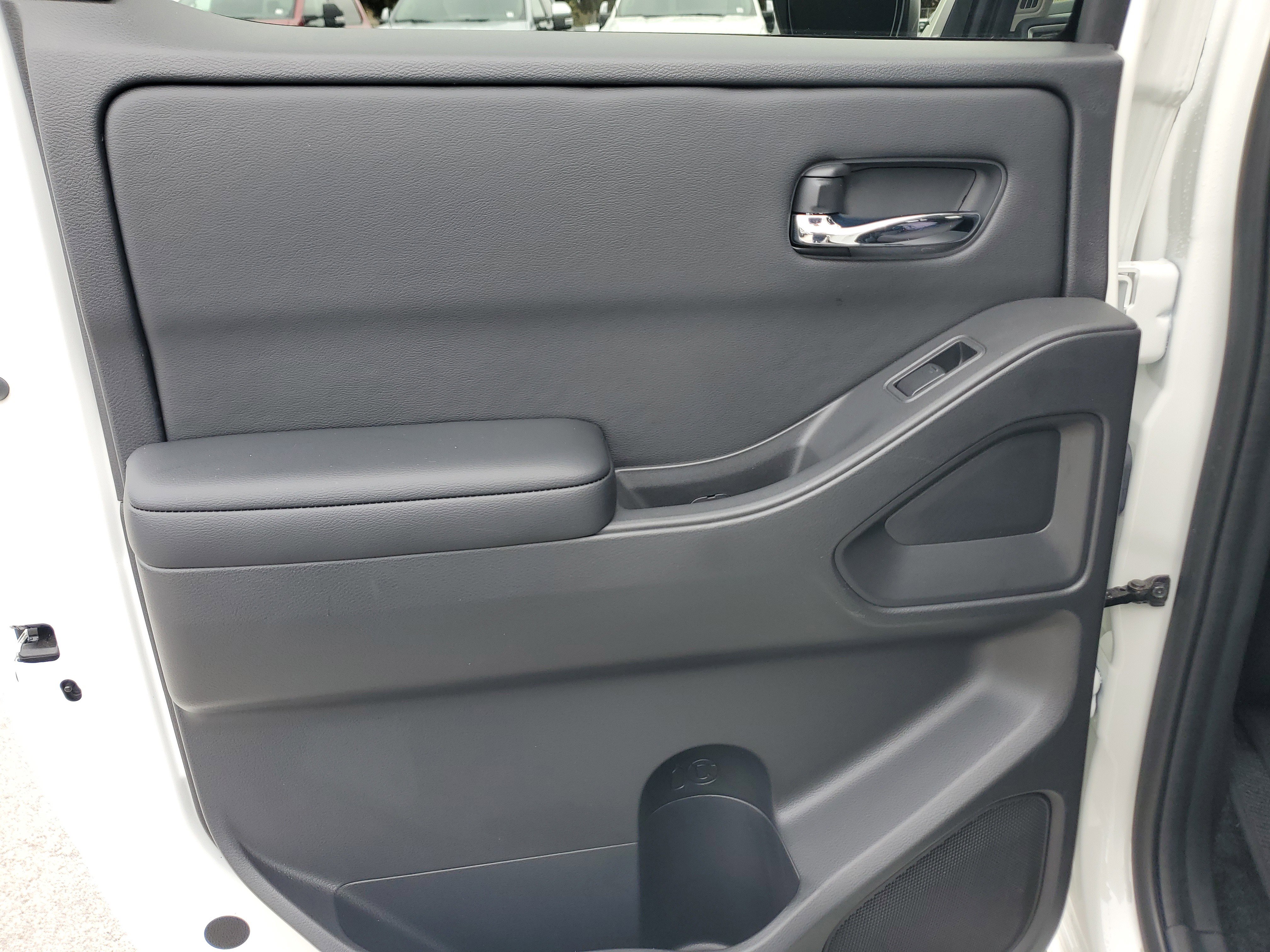 Certified 2025 Nissan Frontier SV image 28