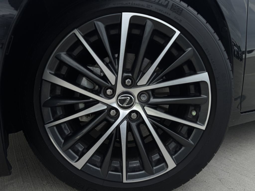 Used 2024 Lexus ES 300h w/ Premium Package FWD image 12