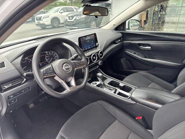 Used 2025 Nissan Sentra SV FWD image 9