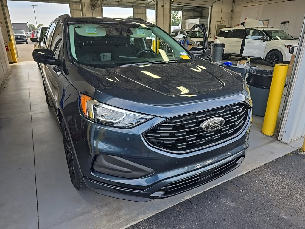 Certified 2023 Ford Edge SE w/ Black Appearance Package AWD/4WD image 1