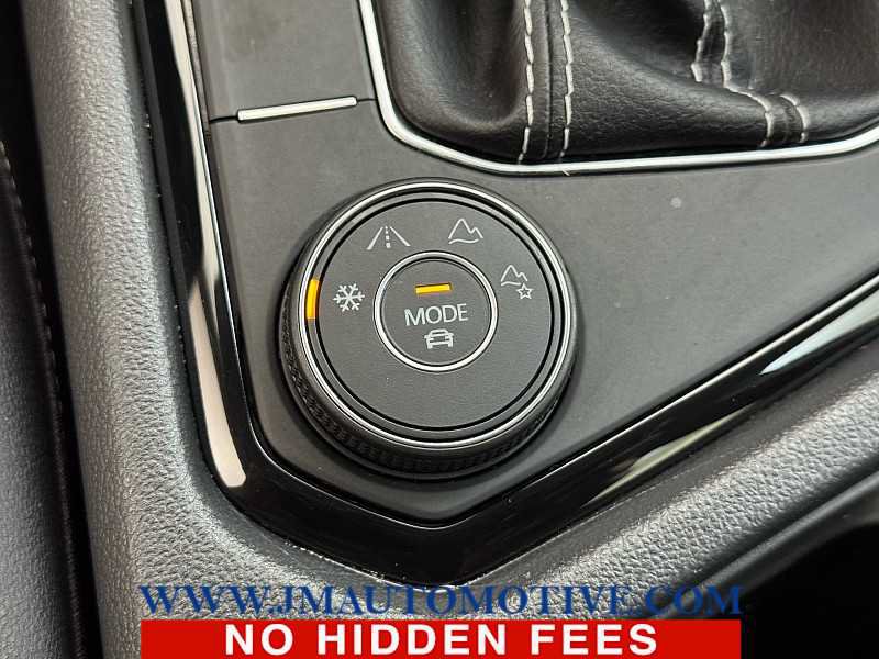 Used 2024 Volkswagen Taos SE AWD/4WD image 35