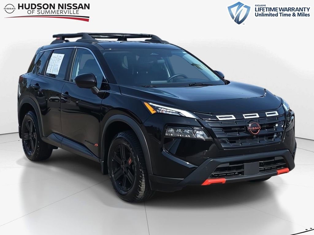 Used 2025 Nissan Rogue SV image 1