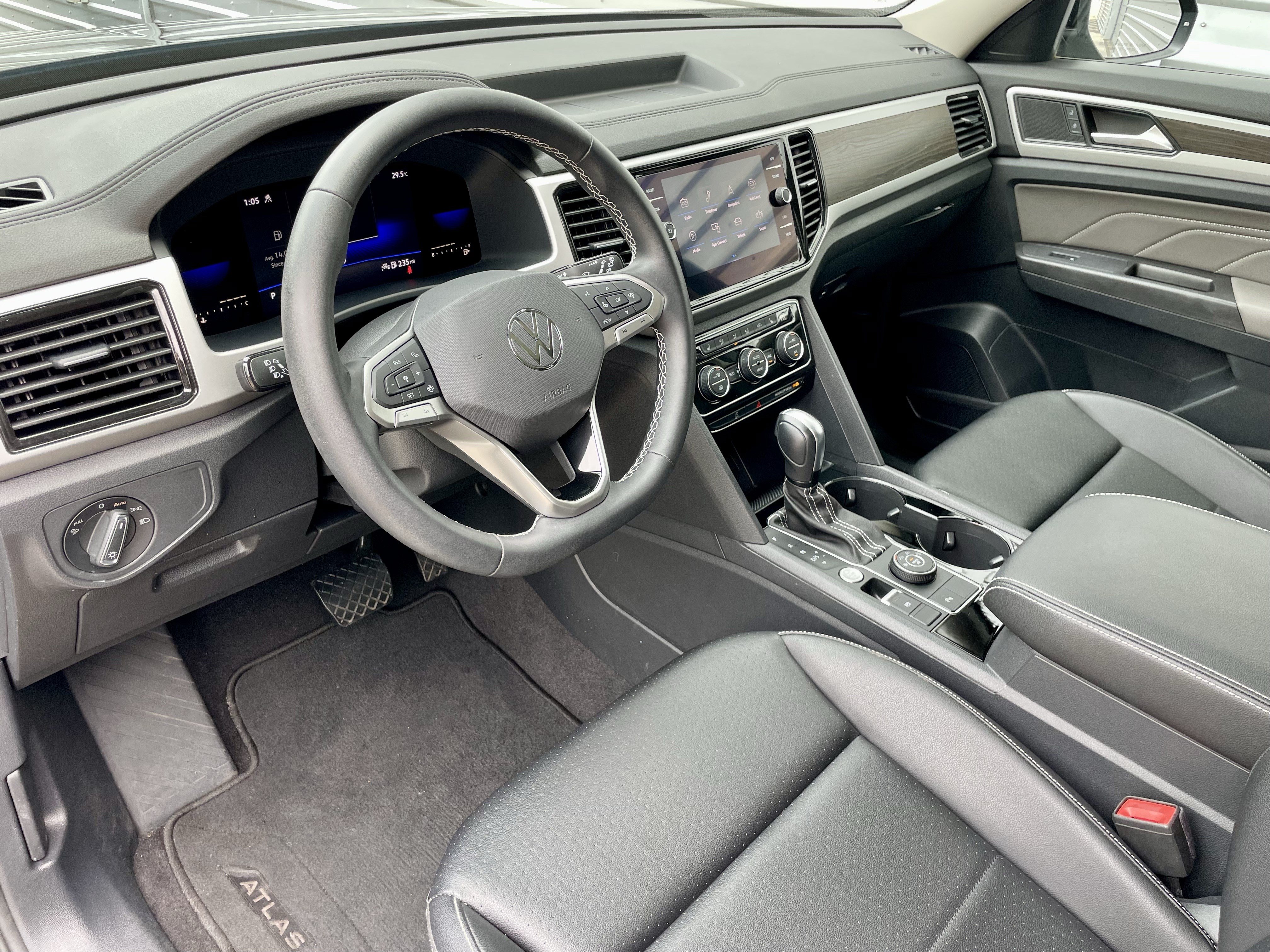 Used 2022 Volkswagen Atlas SE AWD/4WD image 13