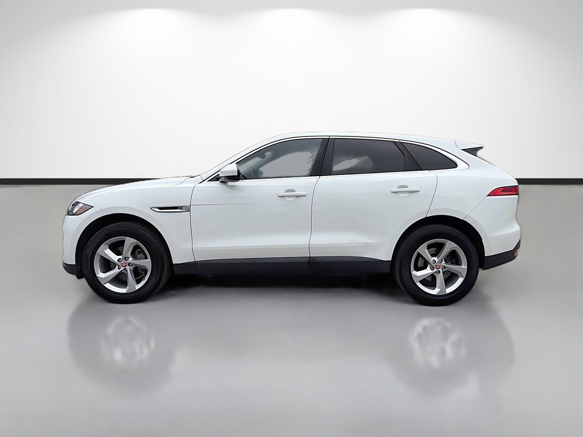Used 2020 Jaguar F-PACE AWD/4WD image 6