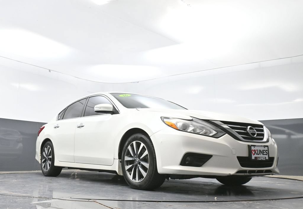 Used 2016 Nissan Altima 2.5 SL w/ 2.5 Technology Package FWD image 51