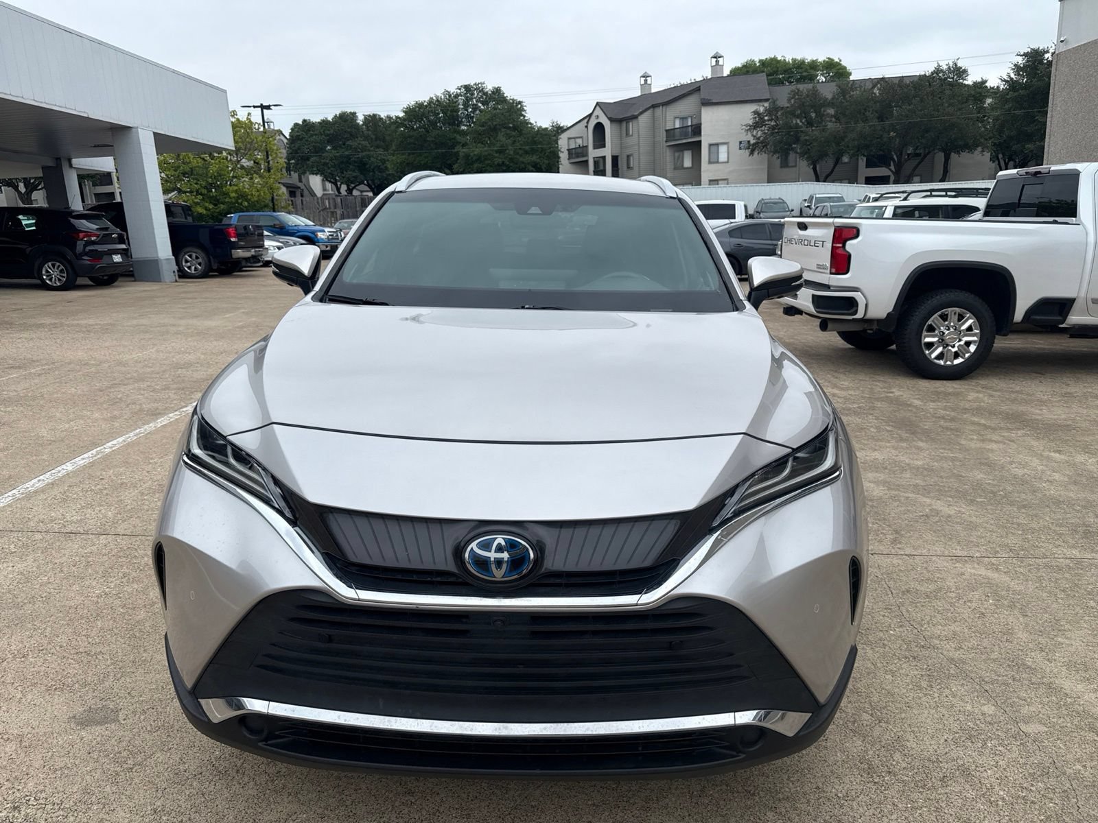 Used 2021 Toyota Venza Limited AWD/4WD image 2