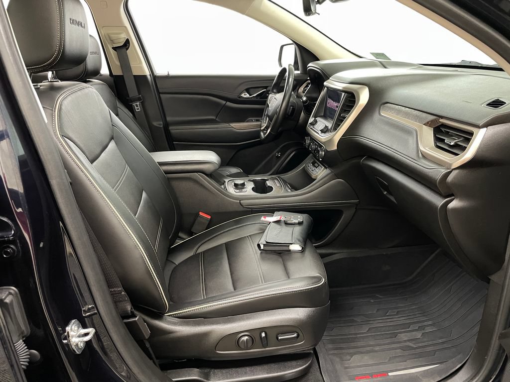 Certified 2022 GMC Acadia Denali w/ Denali Ultimate Package AWD/4WD image 42