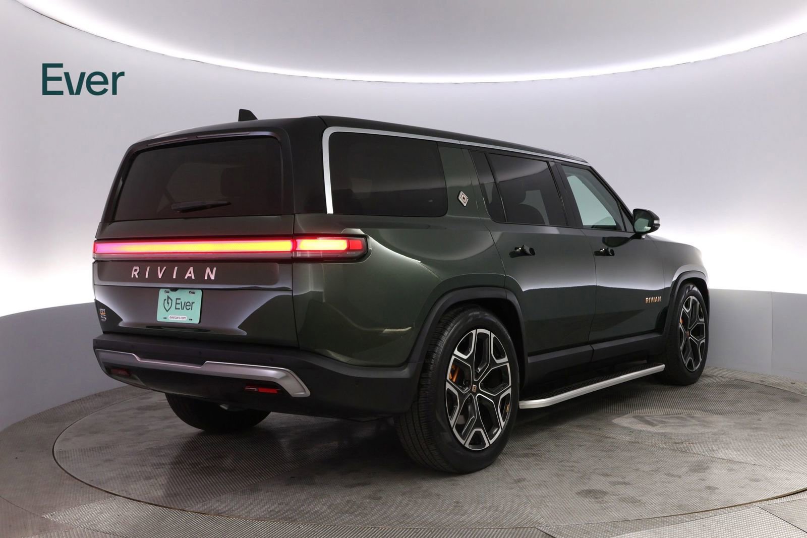 Used 2023 Rivian R1S Adventure AWD/4WD image 3