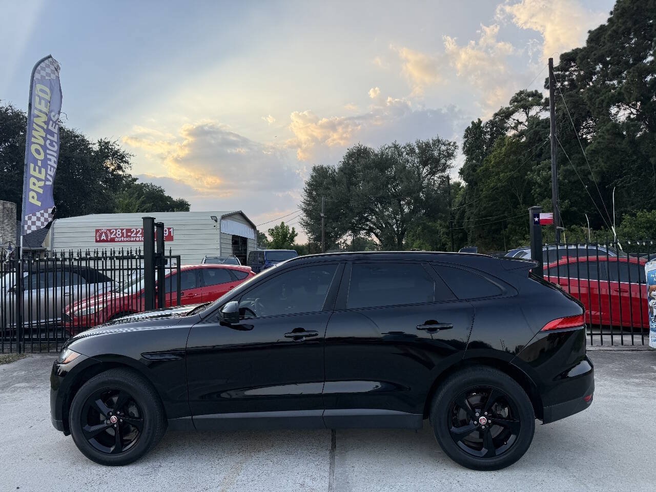Used 2018 Jaguar F-PACE Premium AWD/4WD image 9
