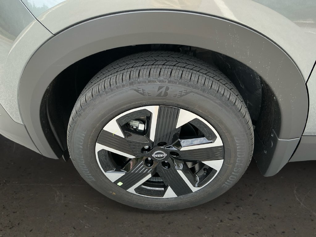 New 2026 Nissan Kicks SV w/ Cold Weather Package AWD/4WD image 10