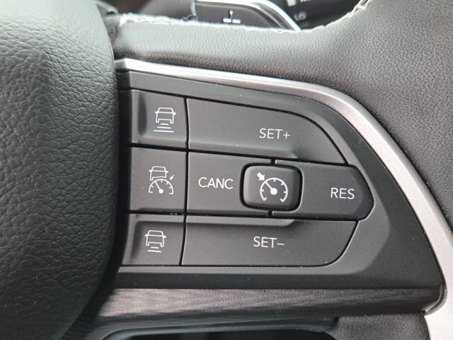 Used 2024 Jeep Grand Cherokee Altitude AWD/4WD image 14