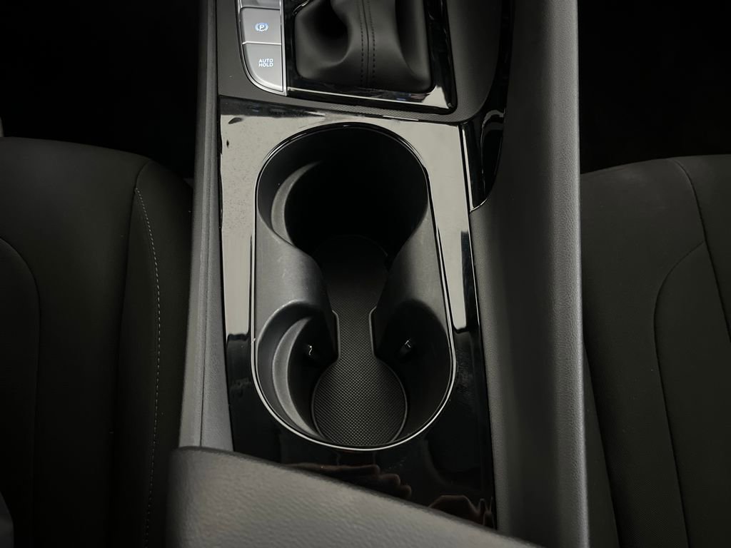 Used 2025 Hyundai Elantra Blue FWD image 70