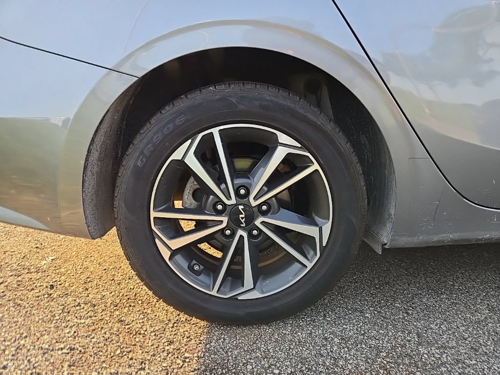 Used 2024 Kia Forte LXS FWD image 11
