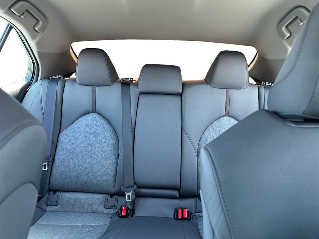 Used 2018 Toyota Camry LE FWD image 22