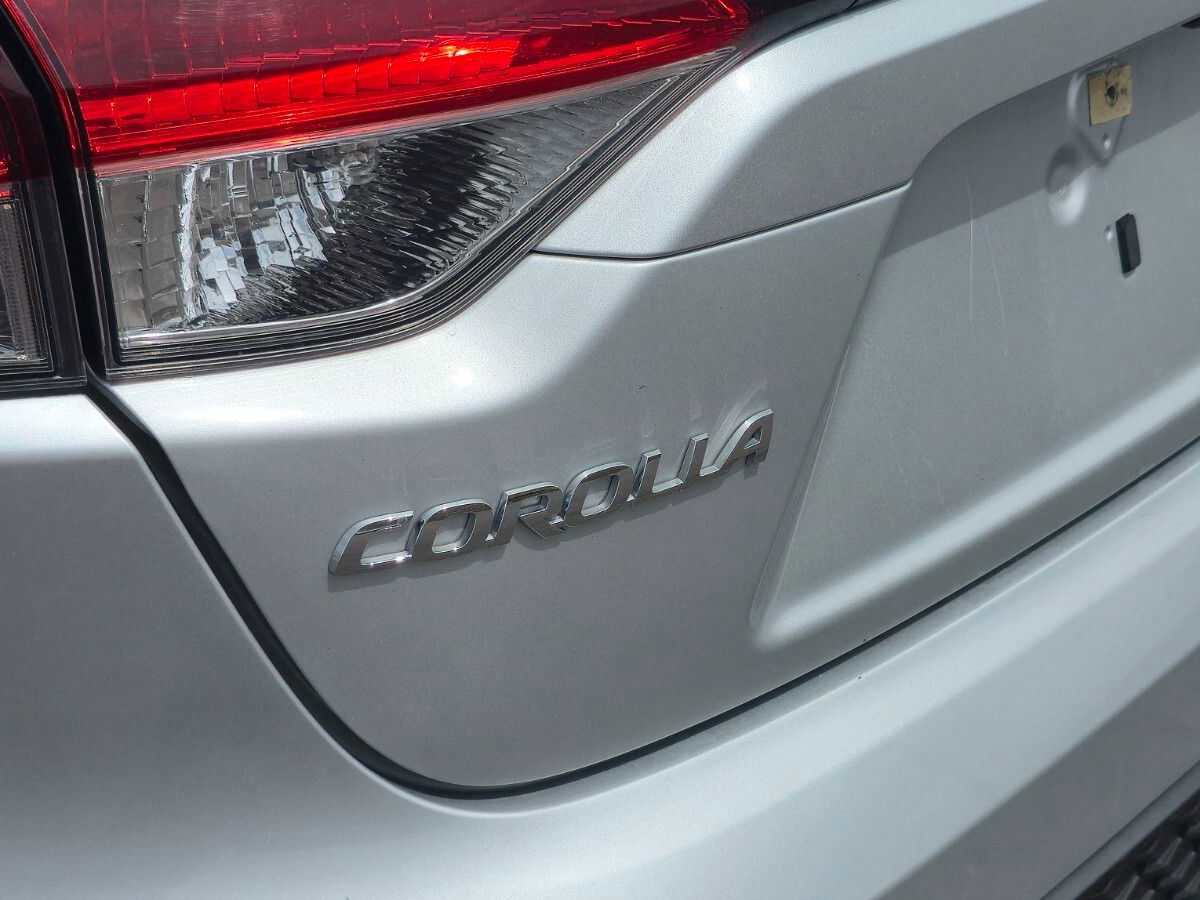 Used 2021 Toyota Corolla SE w/ Carpet Mat Package (TMS) image 10