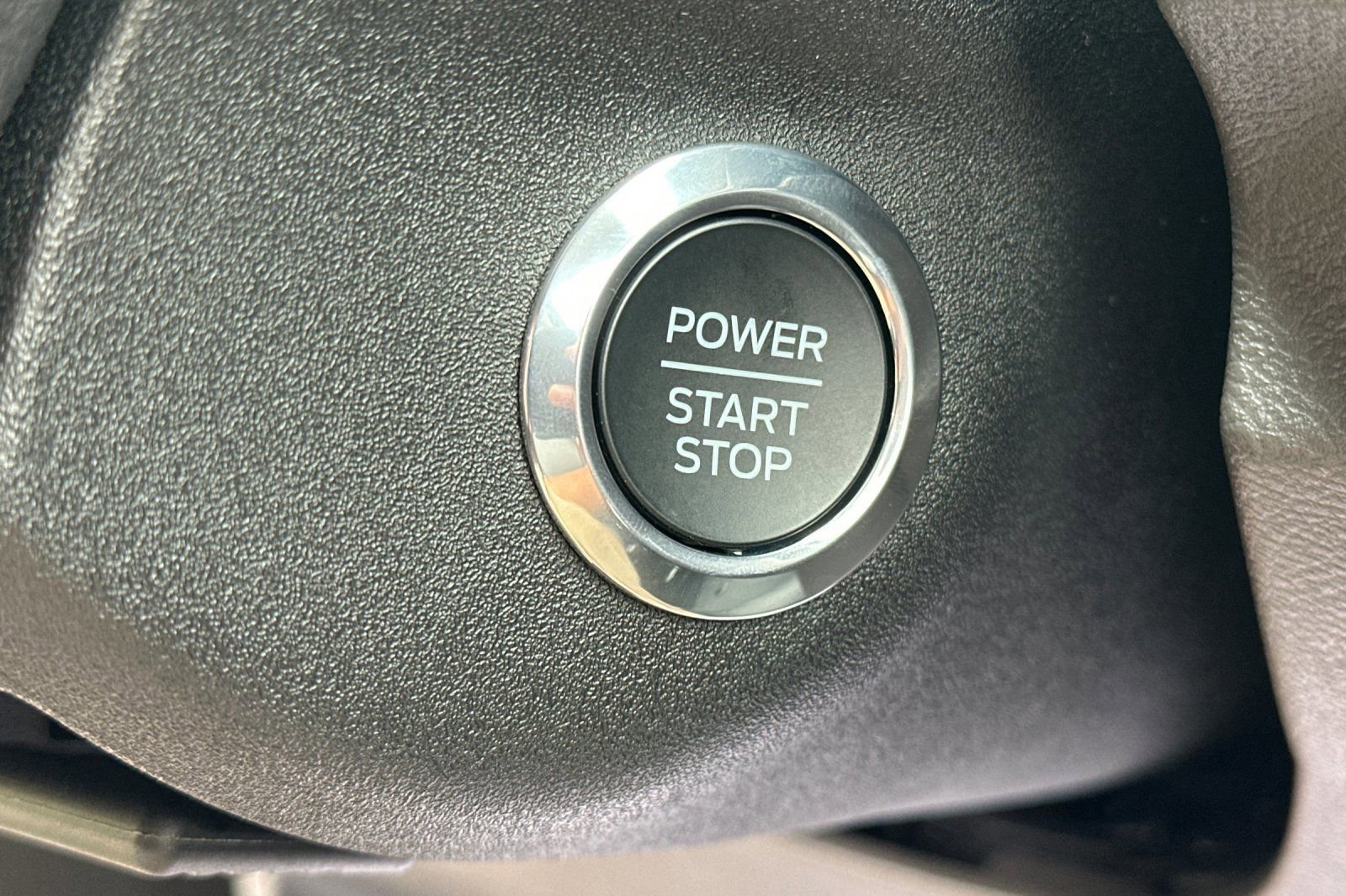 New 2025 Ford E-Transit 148 Medium Roof image 19