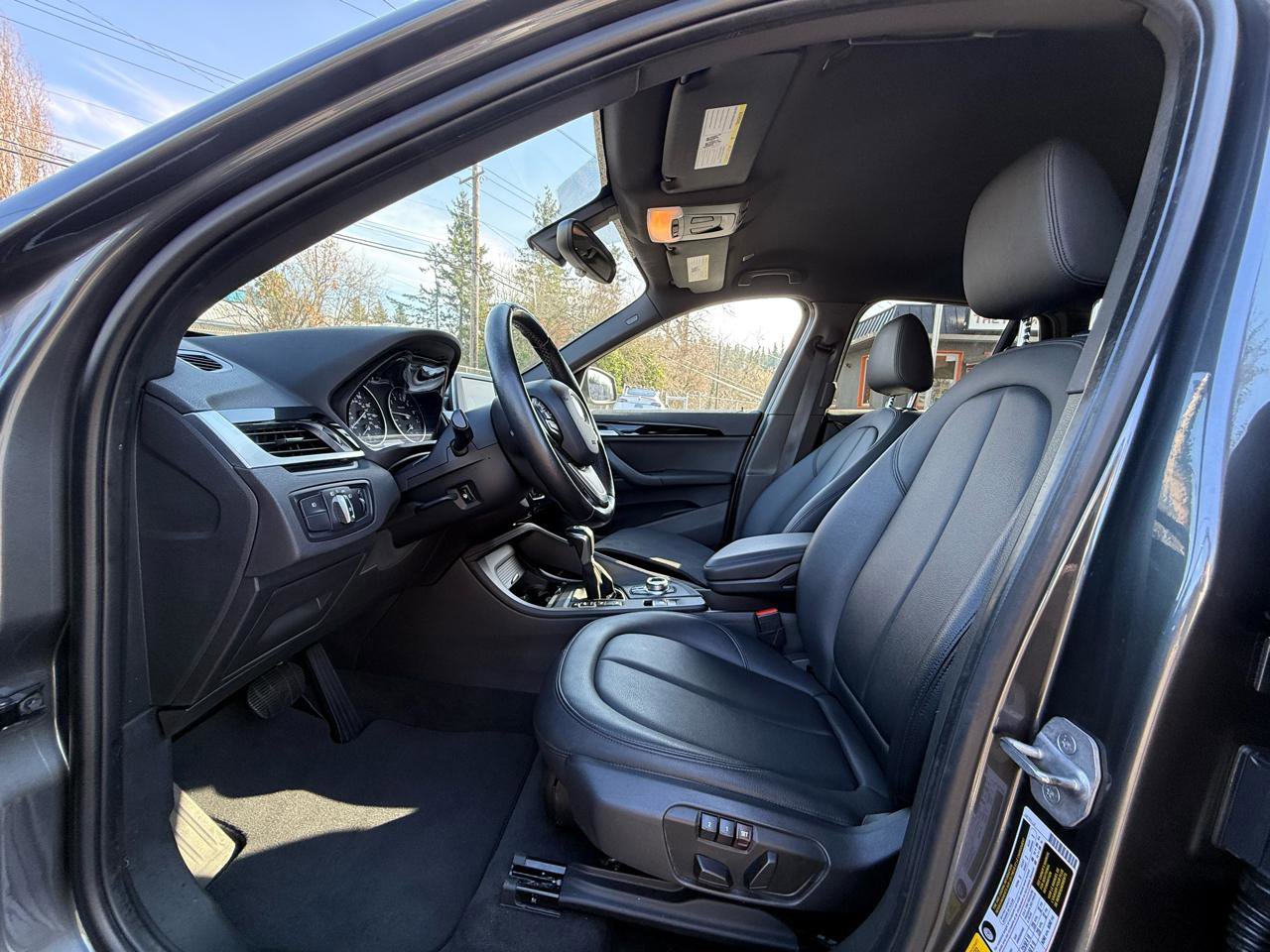 Used 2017 BMW X1 xDrive28i AWD/4WD image 9