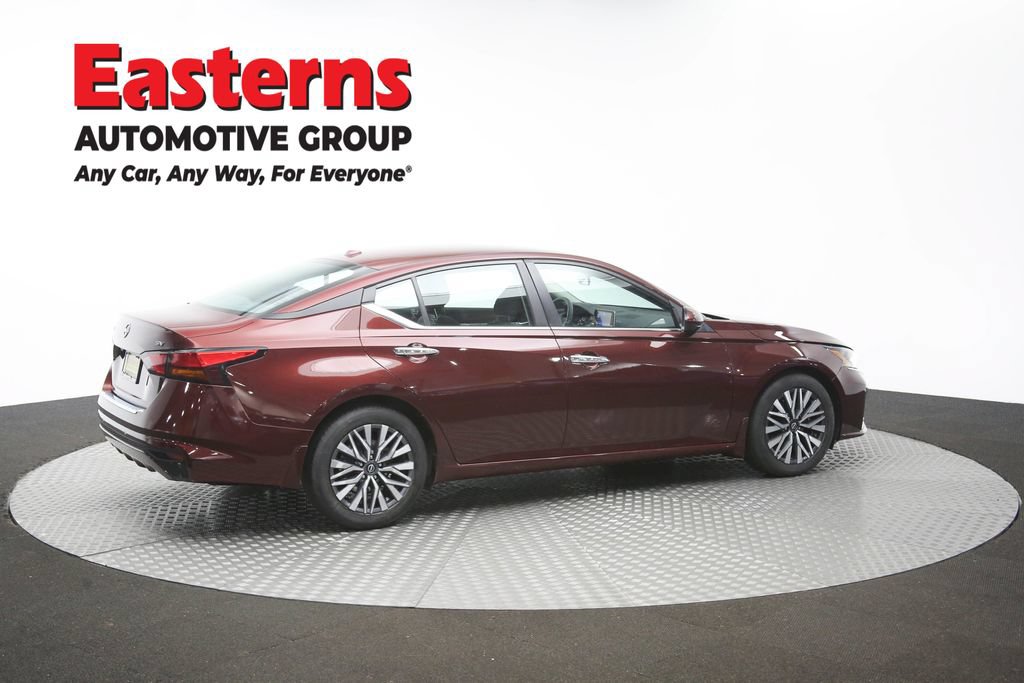 Used 2023 Nissan Altima 2.5 SV FWD image 42