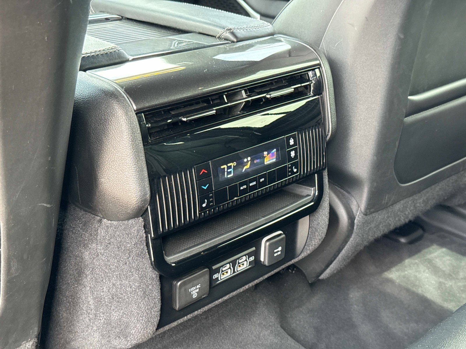 Used 2023 Jeep Wagoneer 4WD w/ Convenience Group I image 17