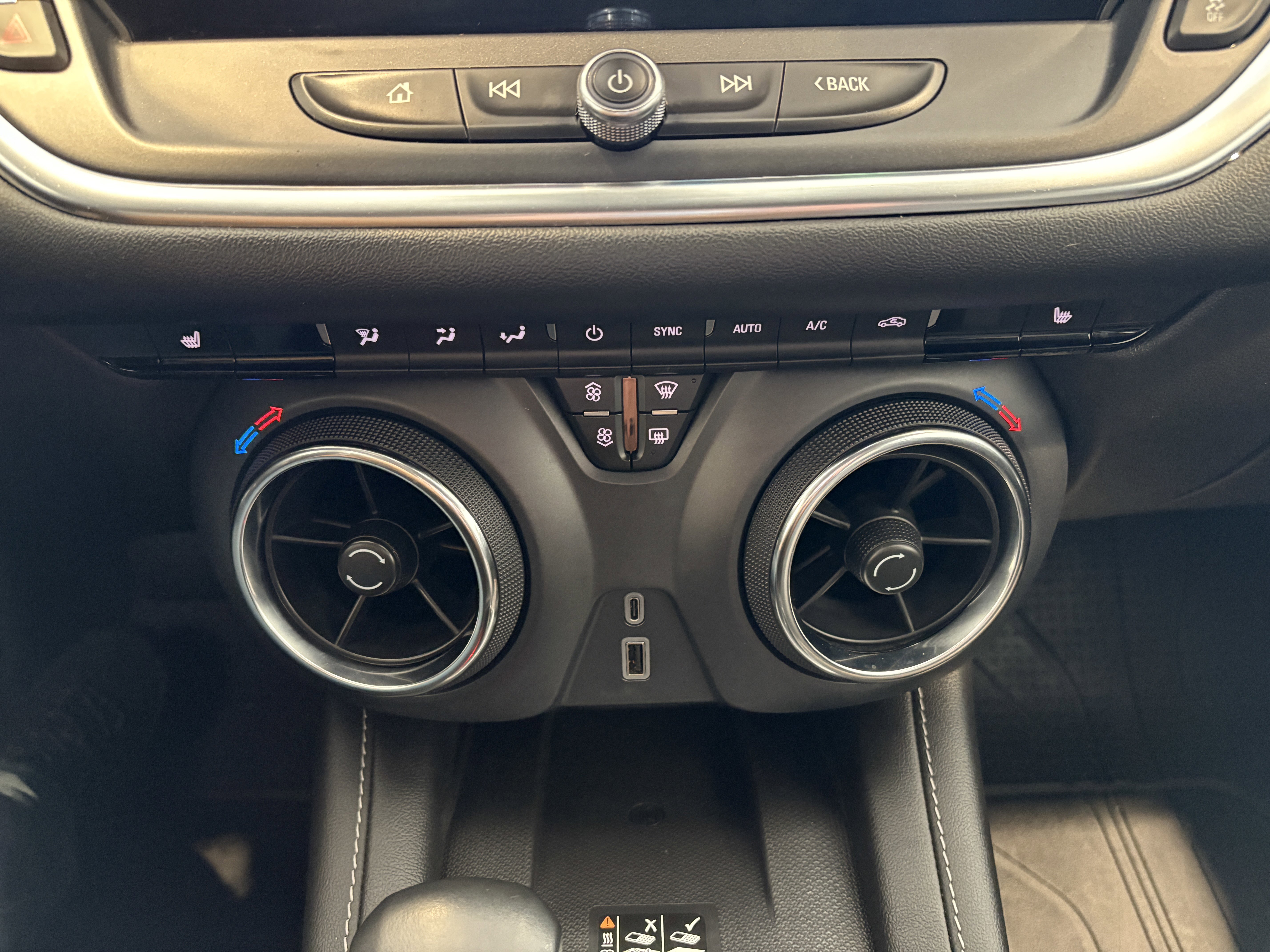 Used 2024 Chevrolet Blazer LT w/ Sound & Technology Package image 18