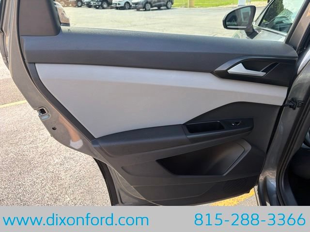 Used 2023 Volkswagen Taos SE FWD image 23