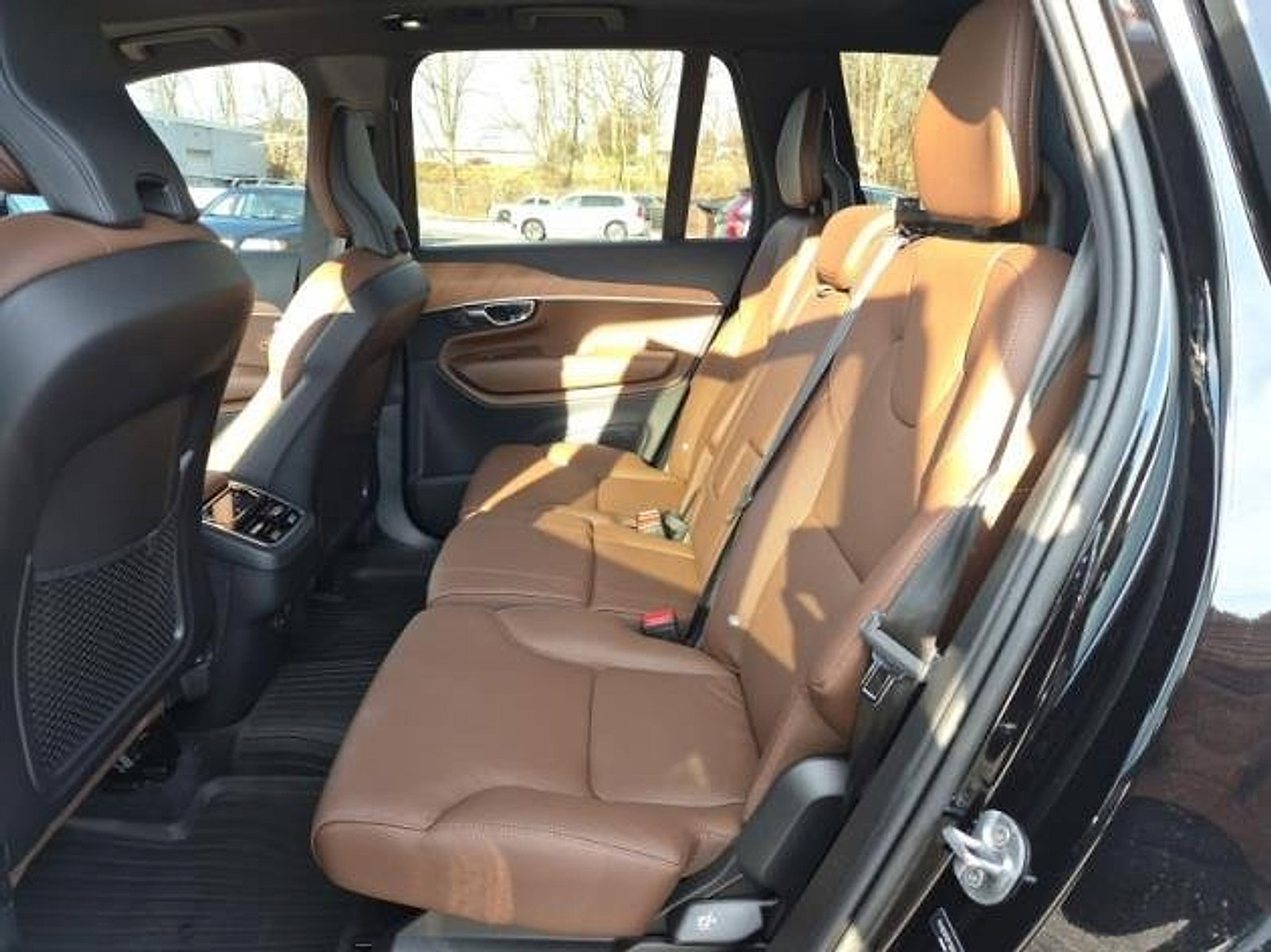 Certified 2023 Volvo XC90 B6 Plus w/ Protection Package Premier image 15