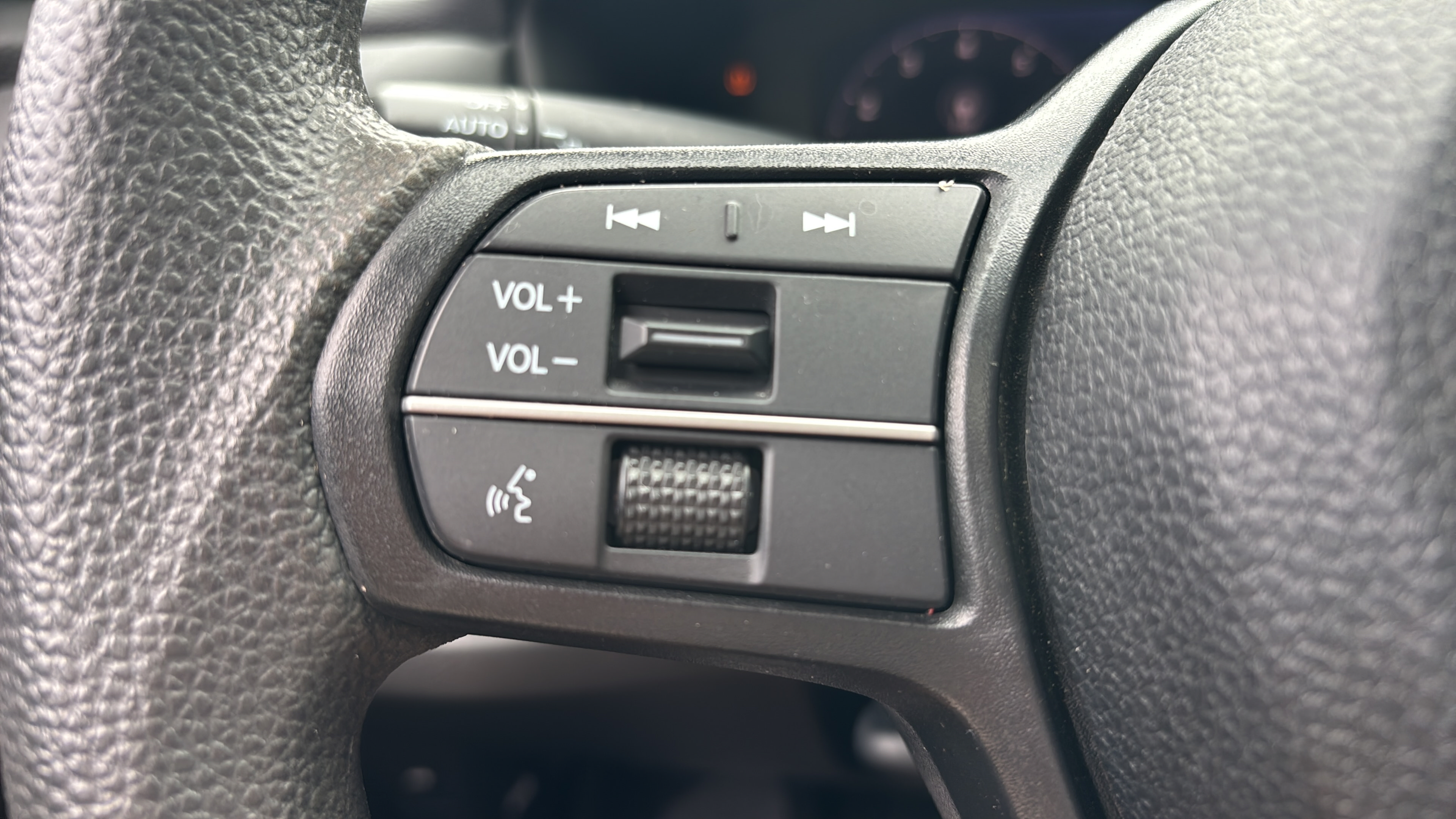 Certified 2023 Honda Accord EX image 31